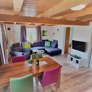 Apartment #5 Mit Balkon - Zentrale Dennoch Ruhige Lage Mit Terrasse - Stadtbus Vor Der Tür!, Lindau (Bodensee)